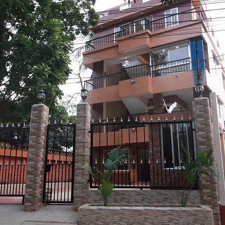 Little Rangpur Inn Екстер'єр фото
